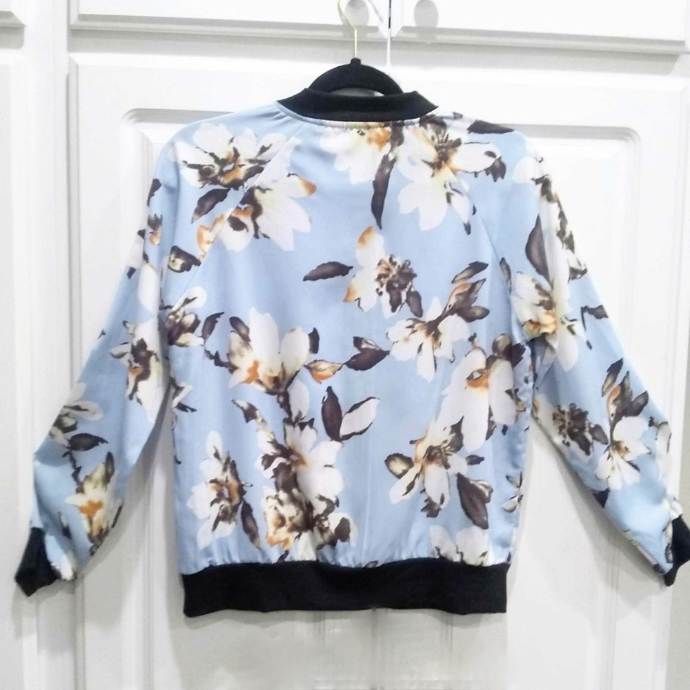WEST KEI TIFFANY BLUE FLORAL BOMBER JACKET      sz M
